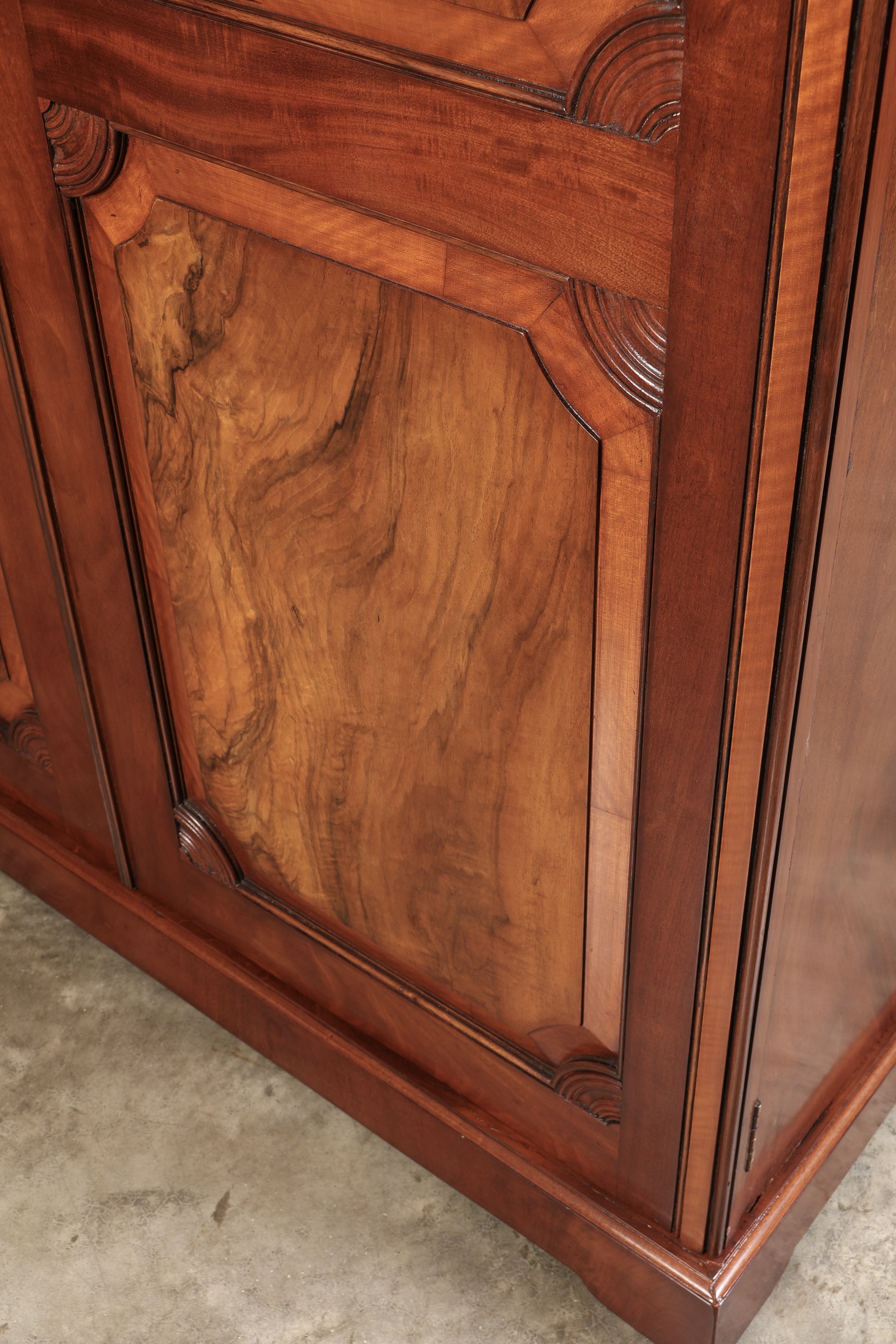 Victorian Mahogany & Walnut Wardrobe - Image 6